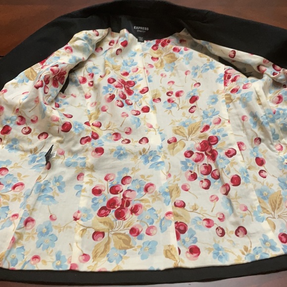 Express Stretch SZ 3/4 Women’s Lined Black One Button Two Pocket Blazer - Picture 9 of 14